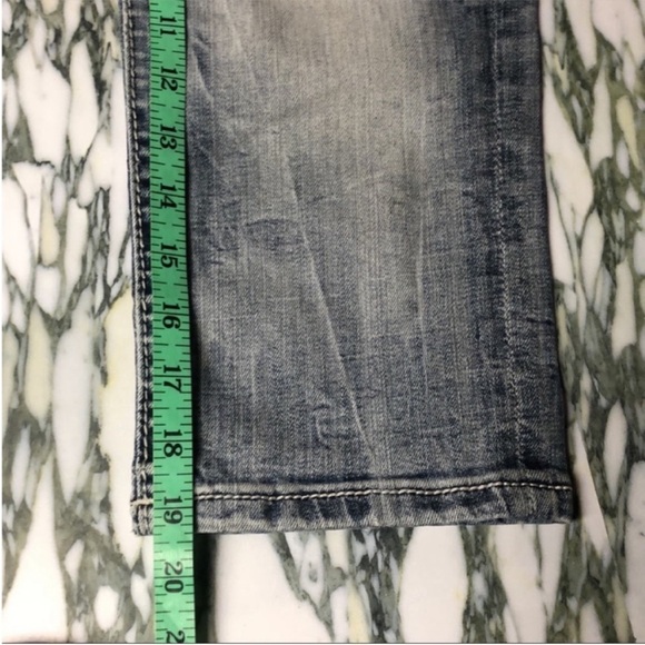 Miss Me Cuffed Capri Denim Pants - Picture 7 of 8